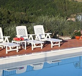 Agriturismo con piscina - Assisi